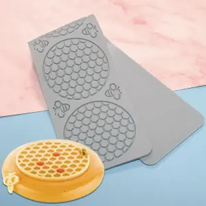 5 cavity Honey Bee comb with honey bees chocolate garnish mould